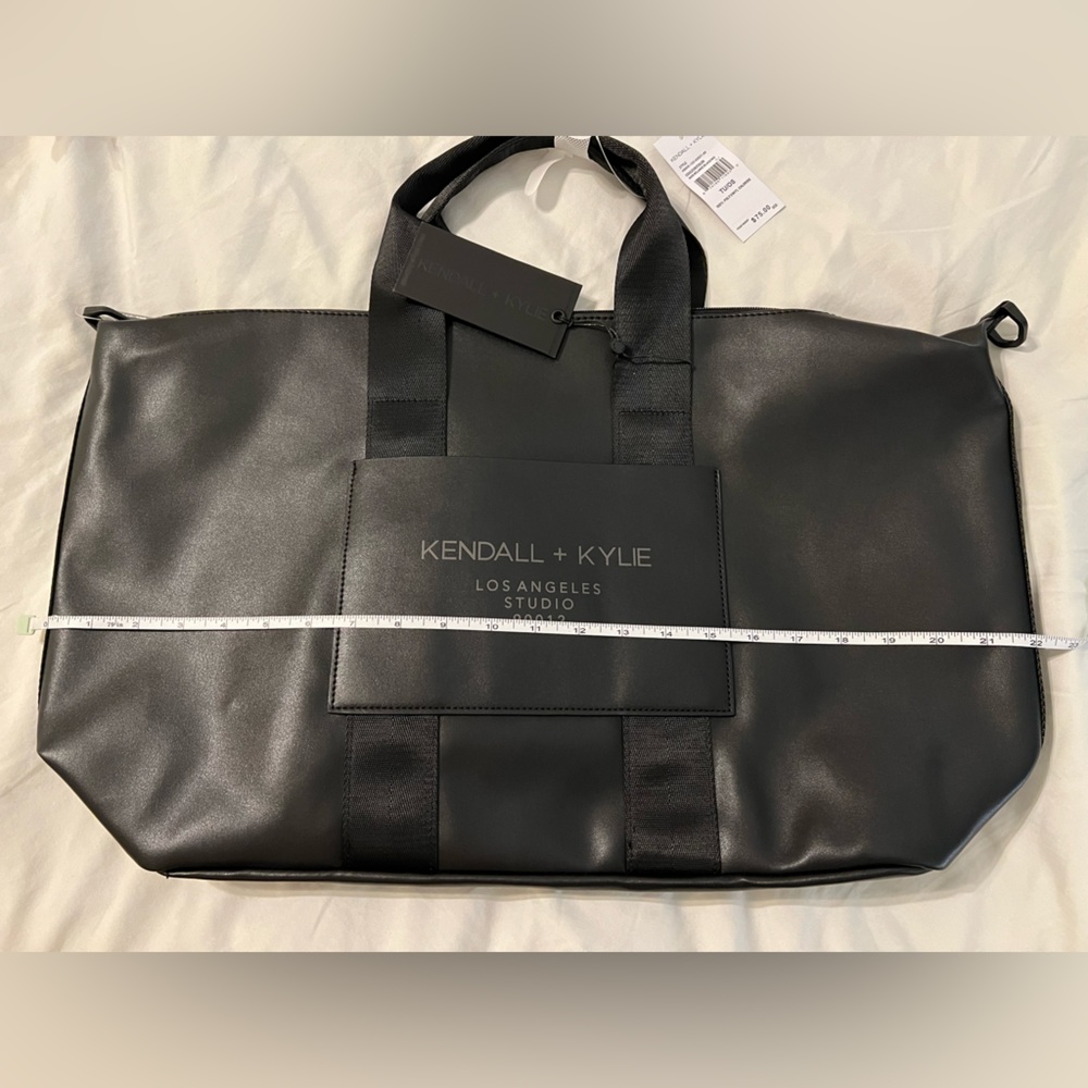Kendall & Kylie Tote Bag - Picture 6 of 9